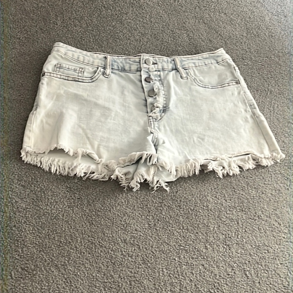 cute light wash shorts